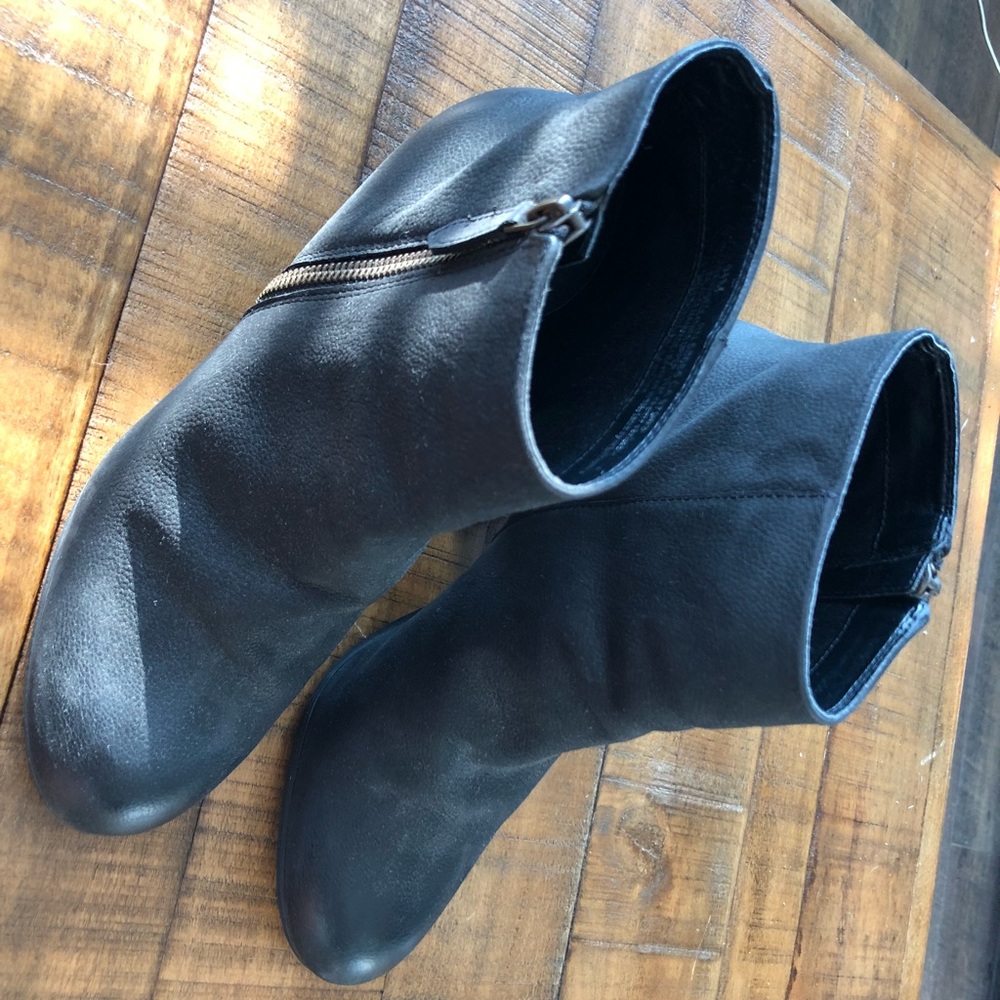 BP black booties